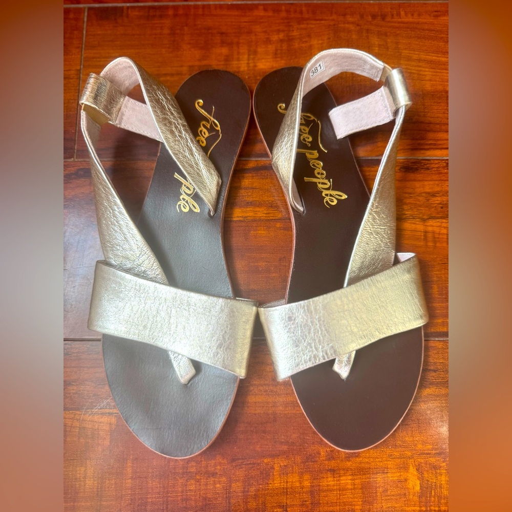 Free people “Under wraps” sandals size 7.5 (38)